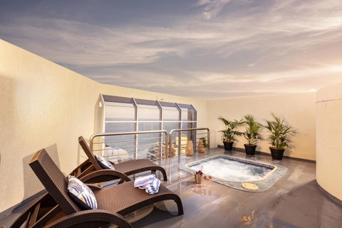 Novotel Surfers Paradise - Tourism Cairns 1