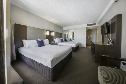 Novotel Surfers Paradise - Tourism Cairns 11