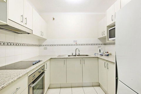 Surfers International Apartments - Tourism Cairns 35