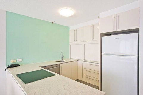 Surfers International Apartments - Tourism Cairns 22