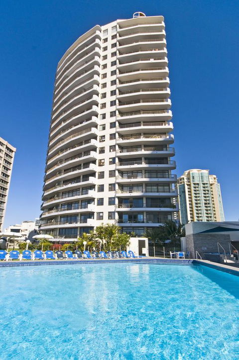 Surfers International Apartments - Tourism Cairns 0