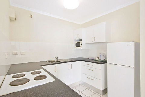 Surfers International Apartments - Tourism Cairns 32