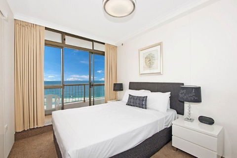 Surfers International Apartments - Tourism Cairns 19