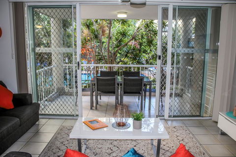 Surfers Beach Holiday Apartments - Tourism Cairns 14