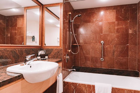 Pullman Cairns International - Tourism Cairns 17