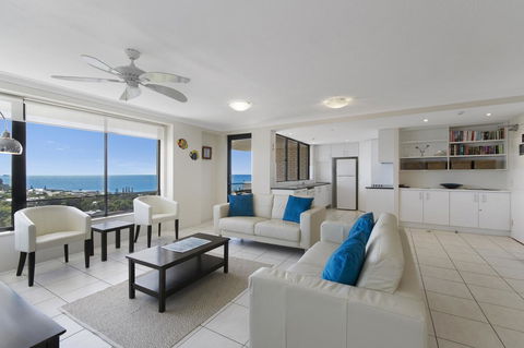 Burgess @ Kings Beach Apartments - Tourism Cairns 0