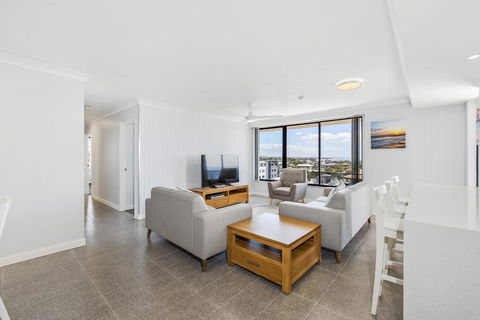 Burgess @ Kings Beach Apartments - Tourism Cairns 41
