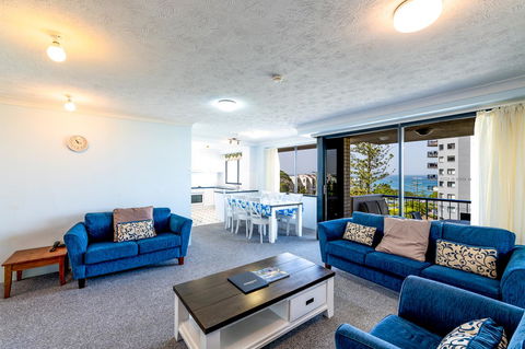 Burgess @ Kings Beach Apartments - Tourism Cairns 33
