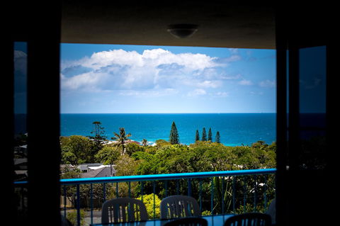 Burgess @ Kings Beach Apartments - Tourism Cairns 23