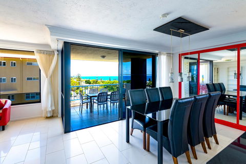 Burgess @ Kings Beach Apartments - Tourism Cairns 16