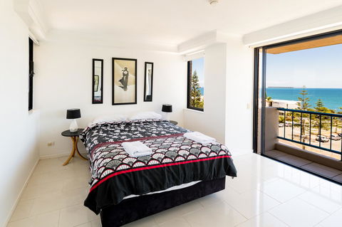 Burgess @ Kings Beach Apartments - Tourism Cairns 20