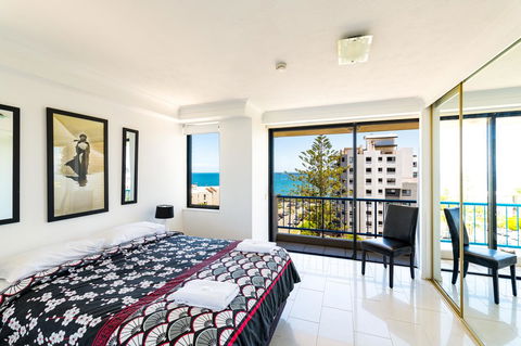 Burgess @ Kings Beach Apartments - Tourism Cairns 21