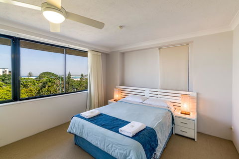Burgess @ Kings Beach Apartments - Tourism Cairns 37