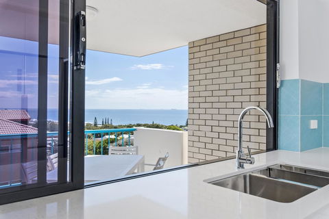 Burgess @ Kings Beach Apartments - Tourism Cairns 44