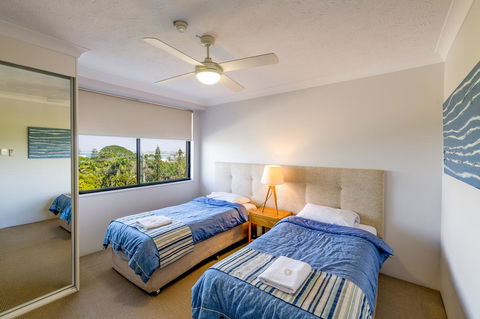 Burgess @ Kings Beach Apartments - Tourism Cairns 40