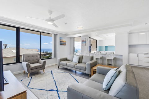 Burgess @ Kings Beach Apartments - Tourism Cairns 42