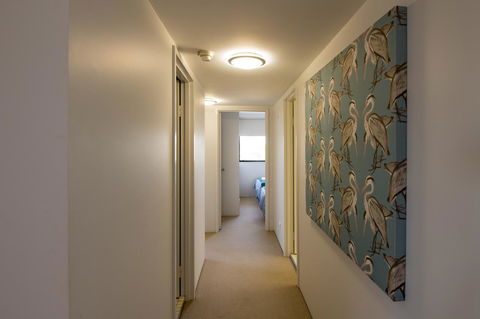 Burgess @ Kings Beach Apartments - Tourism Cairns 39