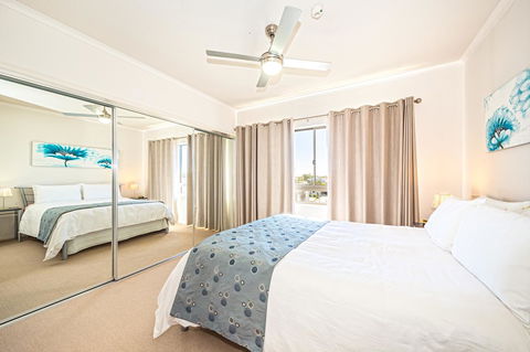 On The Bay Apartments - Tourism Cairns 2