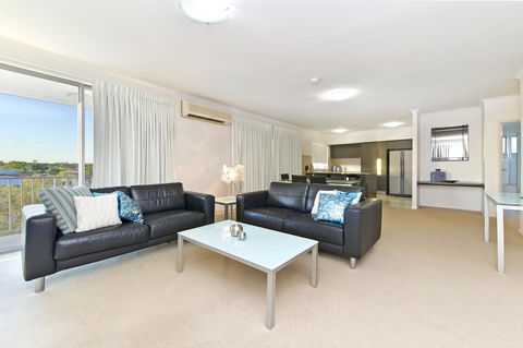 On The Bay Apartments - Tourism Cairns 15