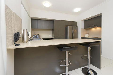 On The Bay Apartments - Tourism Cairns 1