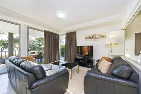 On The Bay Apartments - Tourism Cairns 0