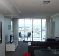 Private 2 Bedroom Apartment  Chevron Towers - Tourism Cairns