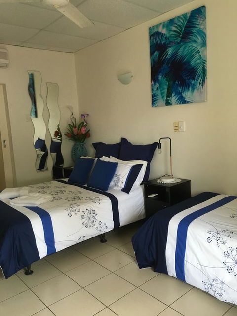 Black Marlin Motel - Tourism Cairns 0