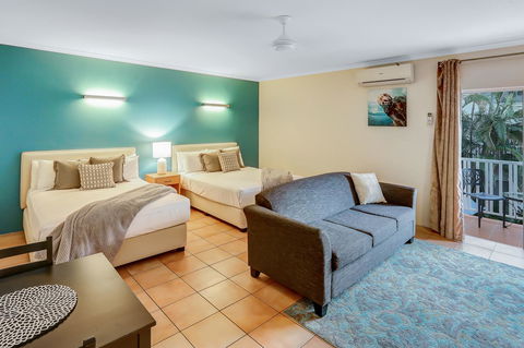 Coral Tree Inn - Tourism Cairns 6