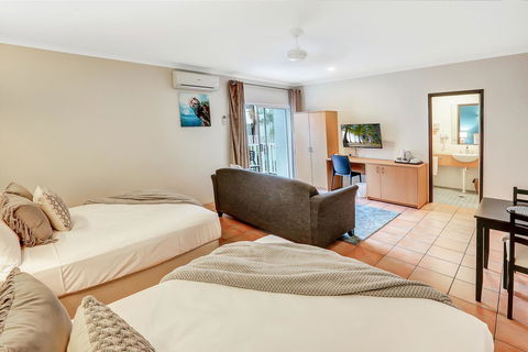 Coral Tree Inn - Tourism Cairns 15