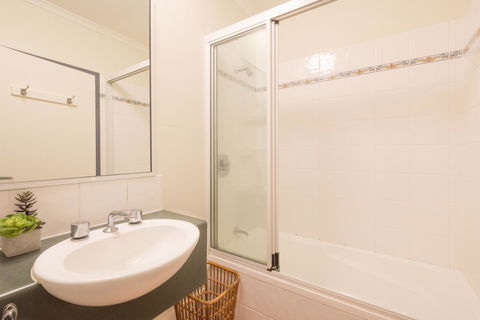 Coral Tree Inn - Tourism Cairns 41
