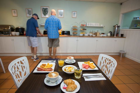 Coral Tree Inn - Tourism Cairns 8