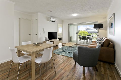 Arise Princess Regent Apartments - Tourism Cairns 3