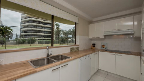 Norfolk Luxury Beachfront Apartments - Tourism Cairns 9