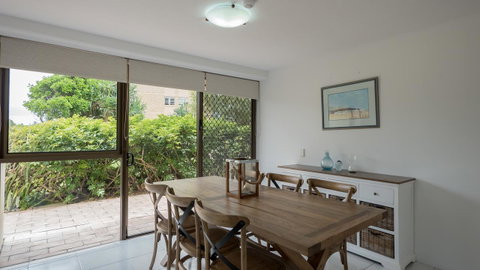 Norfolk Luxury Beachfront Apartments - Tourism Cairns 13