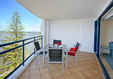 Just Perfect Apartment With Ocean Views - Tourism Cairns 1