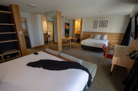The Island Gold Coast - Tourism Cairns 10