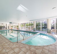 Meriton On Main Beach - Tourism Cairns