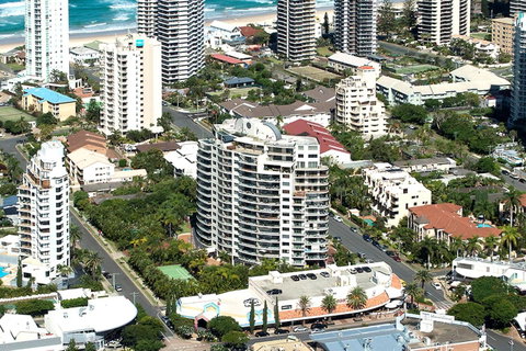 The Meriton Apartments On Main Beach - Tourism Cairns 26