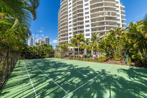 The Meriton Apartments On Main Beach - Tourism Cairns 34