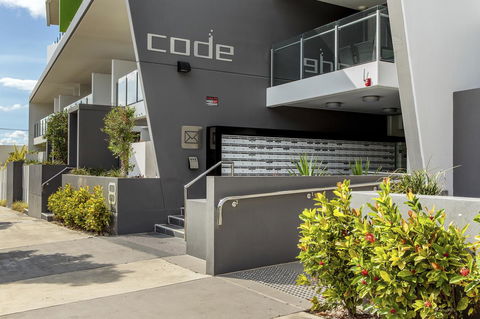 Code Apartments - Tourism Cairns 14