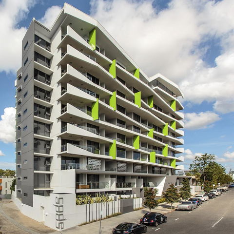Code Apartments - Tourism Cairns 8