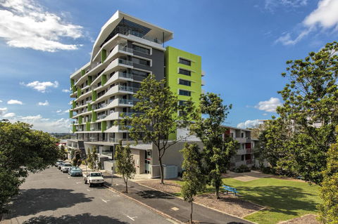 Code Apartments - Tourism Cairns 0