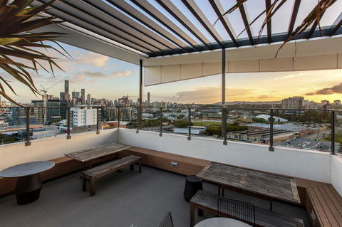 Code Apartments - Tourism Cairns 16