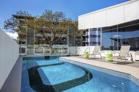 Code Apartments - Tourism Cairns 11