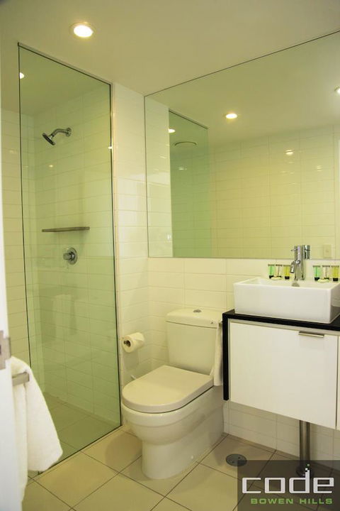 Code Apartments - Tourism Cairns 33