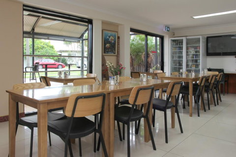 Novena Palms Motel - Tourism Cairns 27