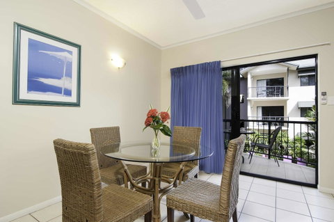 Bay Villas Resort - Tourism Cairns 24
