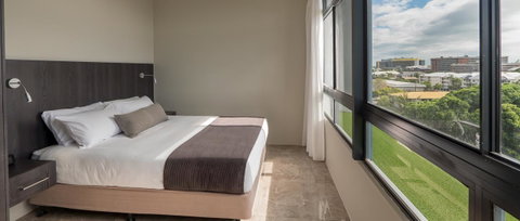 Sunshine Tower Hotel - Tourism Cairns 19