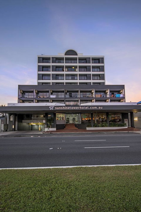 Sunshine Tower Hotel - Tourism Cairns 11