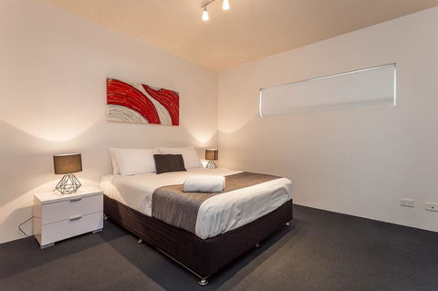 Oxygen Apartments - Tourism Cairns 22